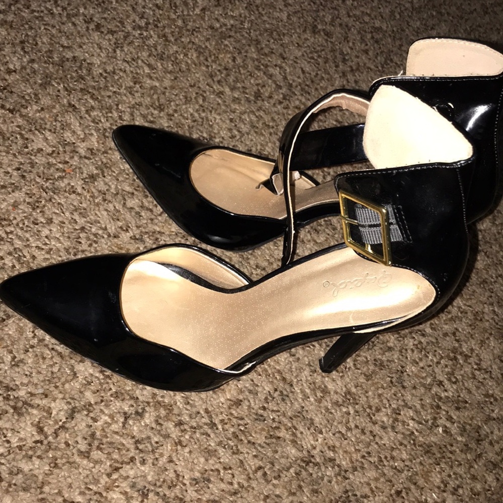 Black, Pointed Toe Heels